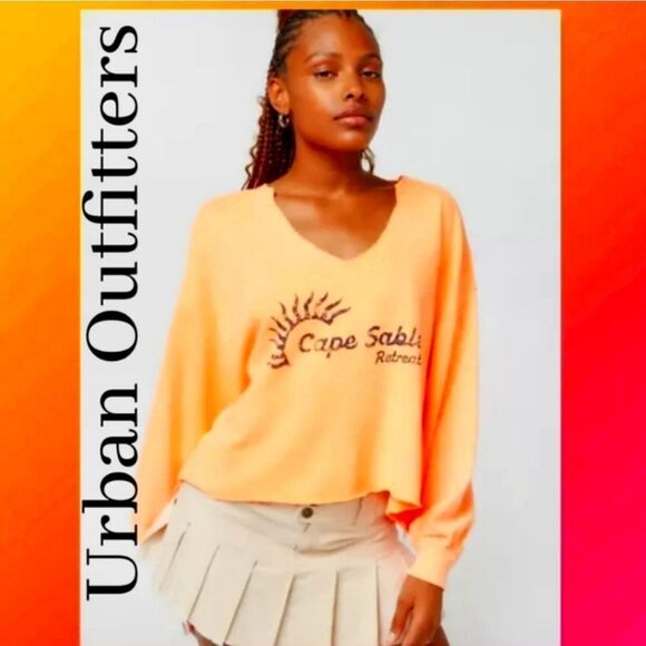 Out From Under Pullover Notch Neck Sweatshirt Urban Outfitters NWT/NWOT - Picture 8 of 8